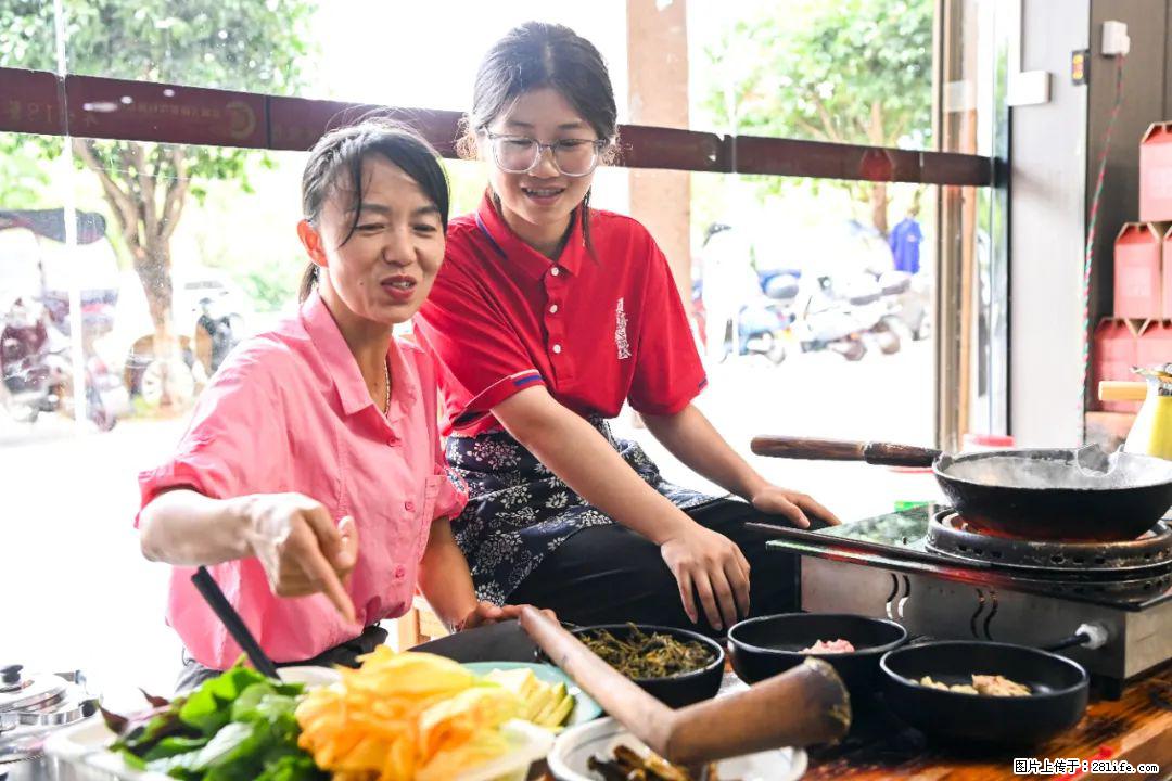 全网追的“扁担女孩”,找了一份暑假工,时薪12元 - 运城生活资讯 - 运城28生活网 yuncheng.28life.com